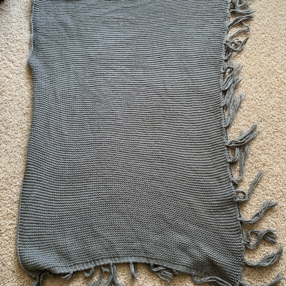 Great used condition Lularoe Mimi shawl / poncho